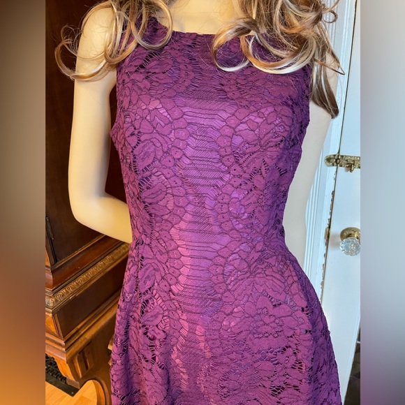 Gabby Skye Lace Dress - Picture 4 of 16